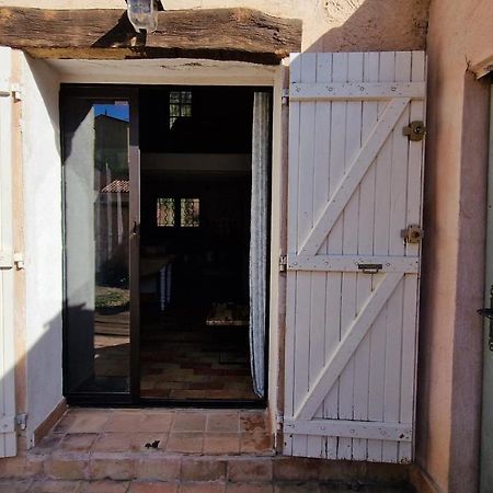Studio Au Pied De La Sainte Victoire Puyloubier Εξωτερικό φωτογραφία