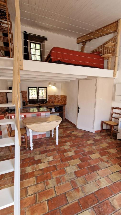 Studio Au Pied De La Sainte Victoire Puyloubier Εξωτερικό φωτογραφία