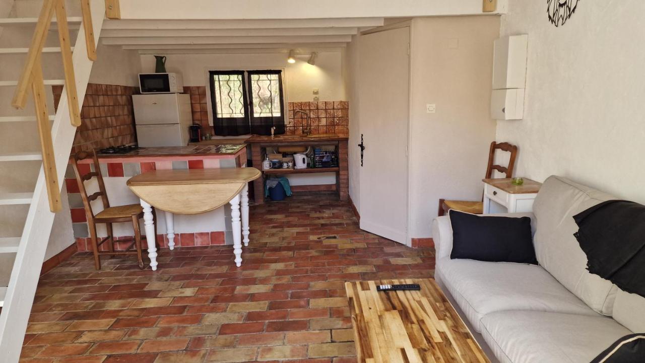 Studio Au Pied De La Sainte Victoire Puyloubier Εξωτερικό φωτογραφία